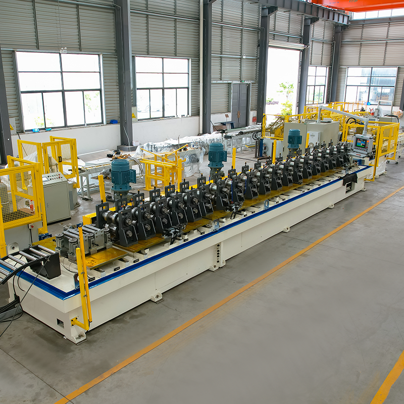 Macchina per la profilatura a rulli di larghezza con cambio automatico della staffa solare