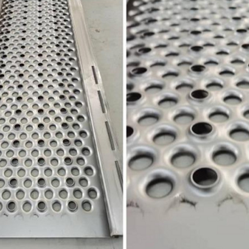 Macchina per la formatura di rulli per impalcature metalliche